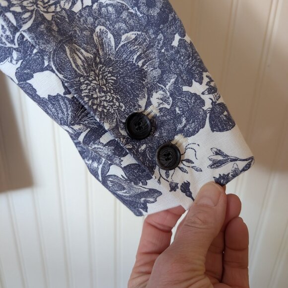 LOFT blue & white toile floral one-button blazer size 10 - Picture 6 of 9